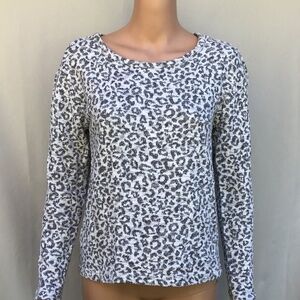 Jane & Delancey Leopard Print Sweater Medium Casual Cotton Stretch White Grey